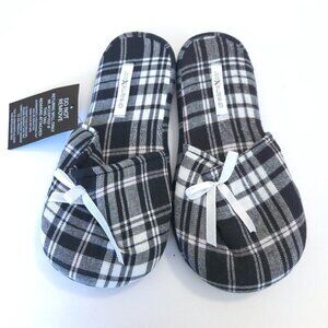 CLEARANCE •Dreams & Co • Slippers • Size 10